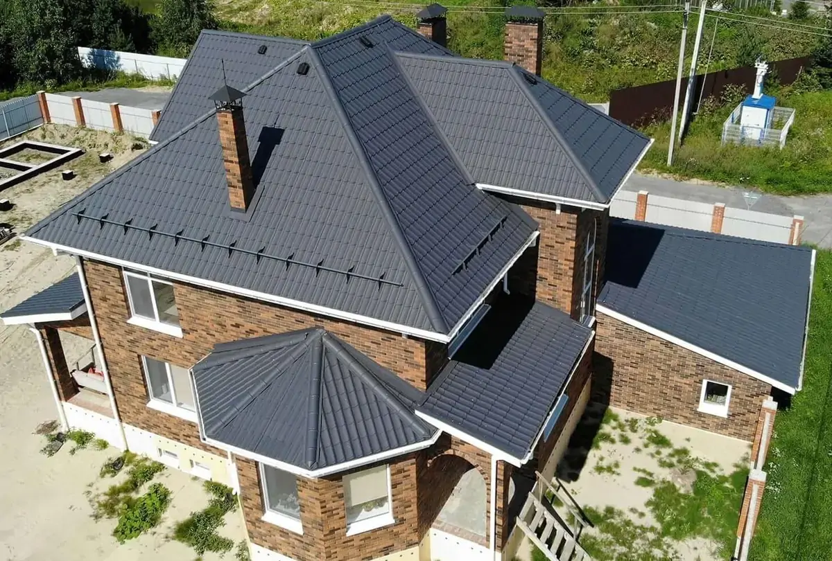 Инженерный замер кровли на объекте компании